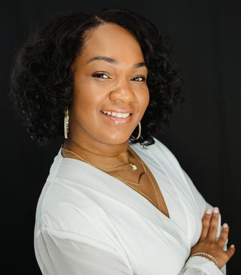 Portrait of Fredricka Butler, Realtor®.